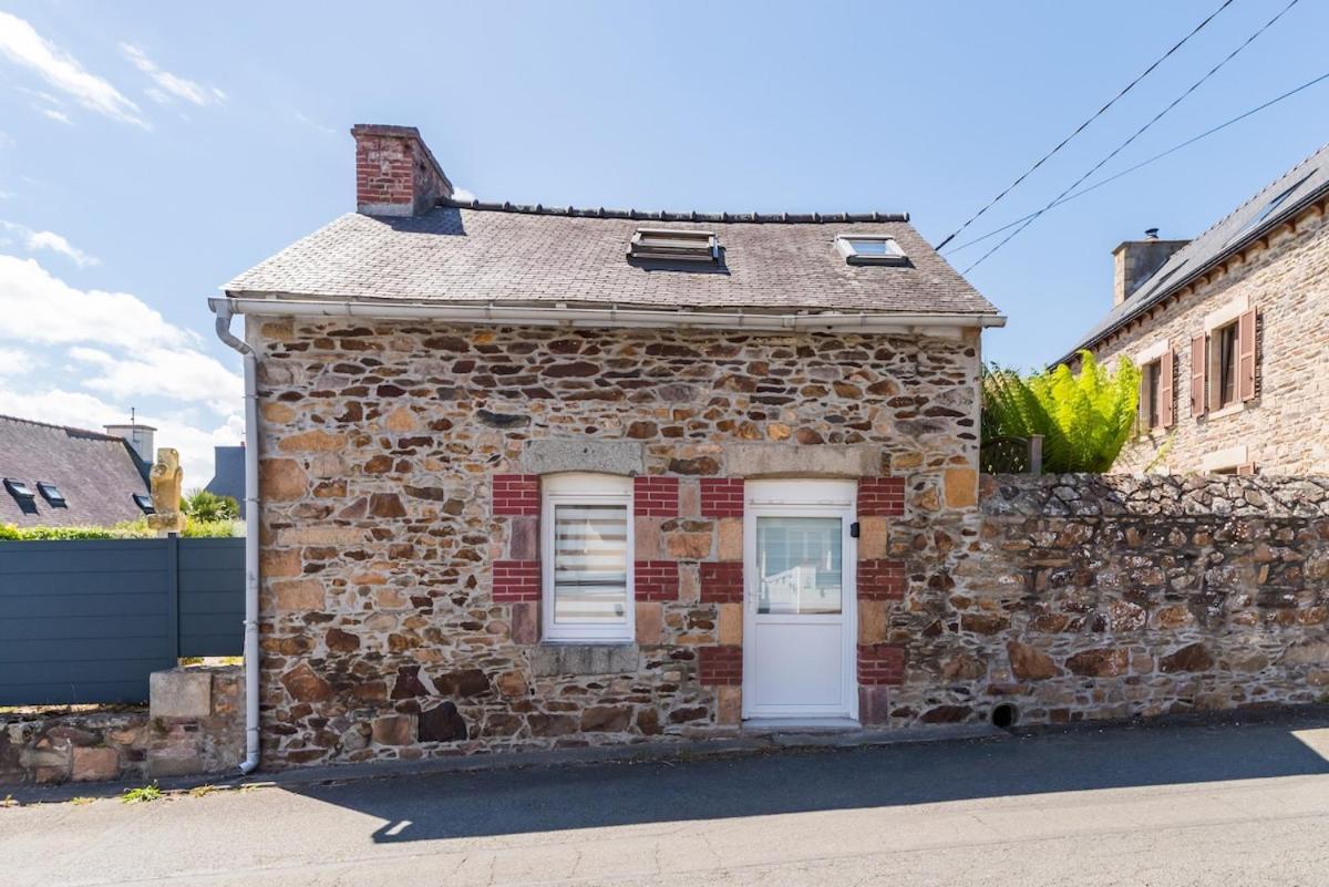 Jolie Maison En Pierre Vue Sur Mer A Ploubazlanec Kültér fotó